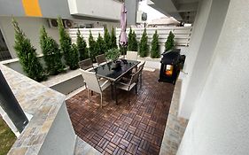Air 2 Bedroom Apartment & Terraces